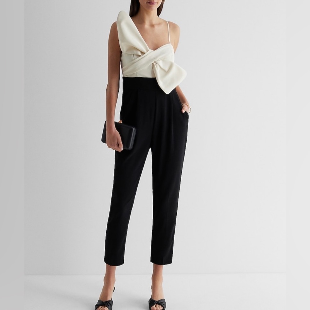 Statement Bow Color Block Straight
Leg Jumpsuit